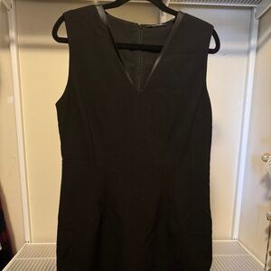 T Tahari Black Sleeveless V Neck Sheath Dress - Size 12